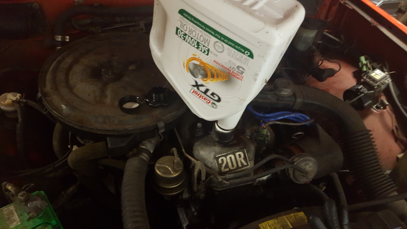 Illustration for article titled Oil change on a 1980 Toyota Pickup: a guide